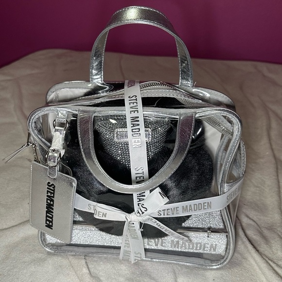 Steve Madden 4-Piece Travel Set-Tote, Luggage Tag, Earmuffs & Bling Tumbler NWT - Picture 2 of 5